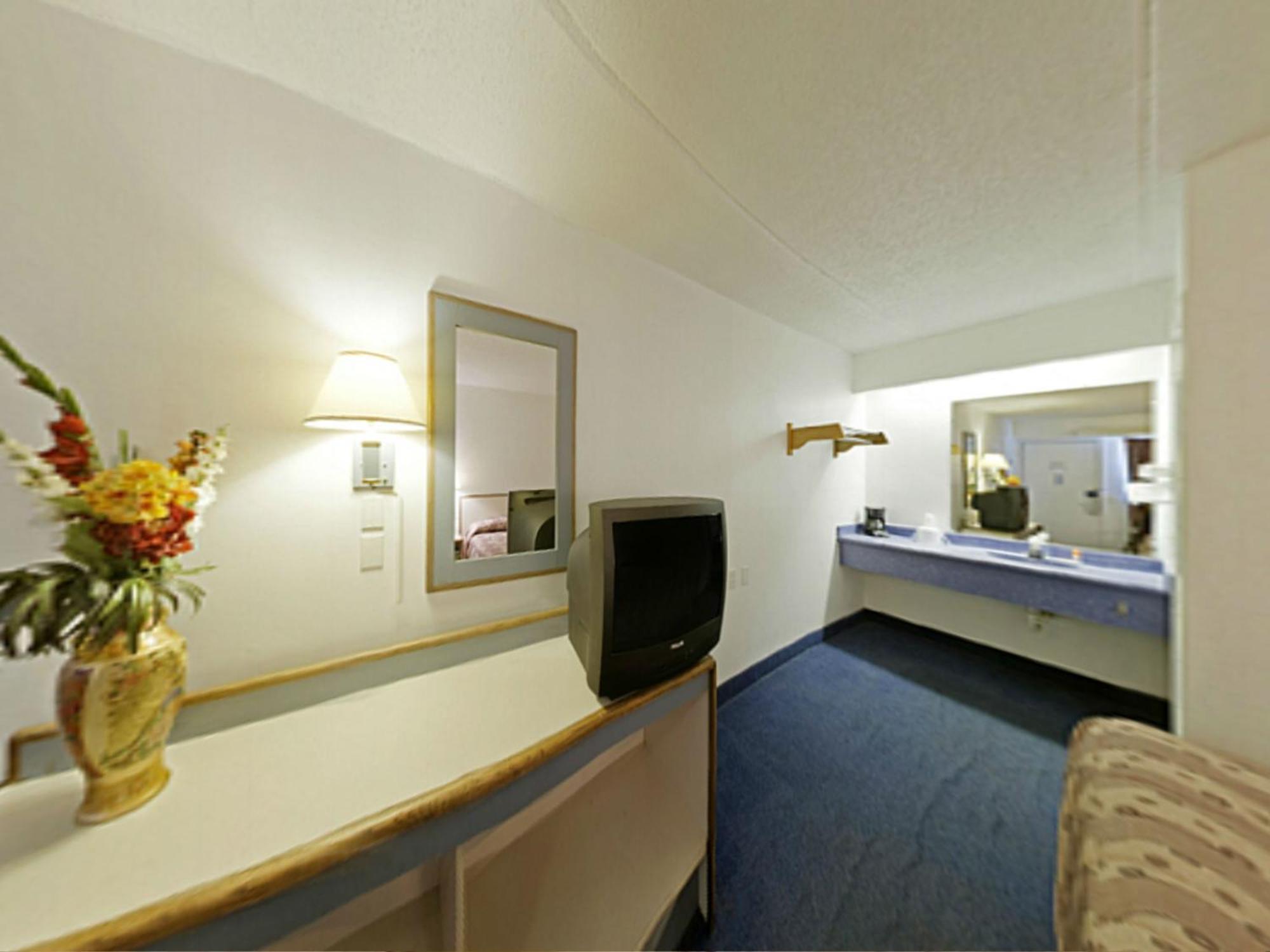 Royal Inn Charlotte Zewnętrze zdjęcie