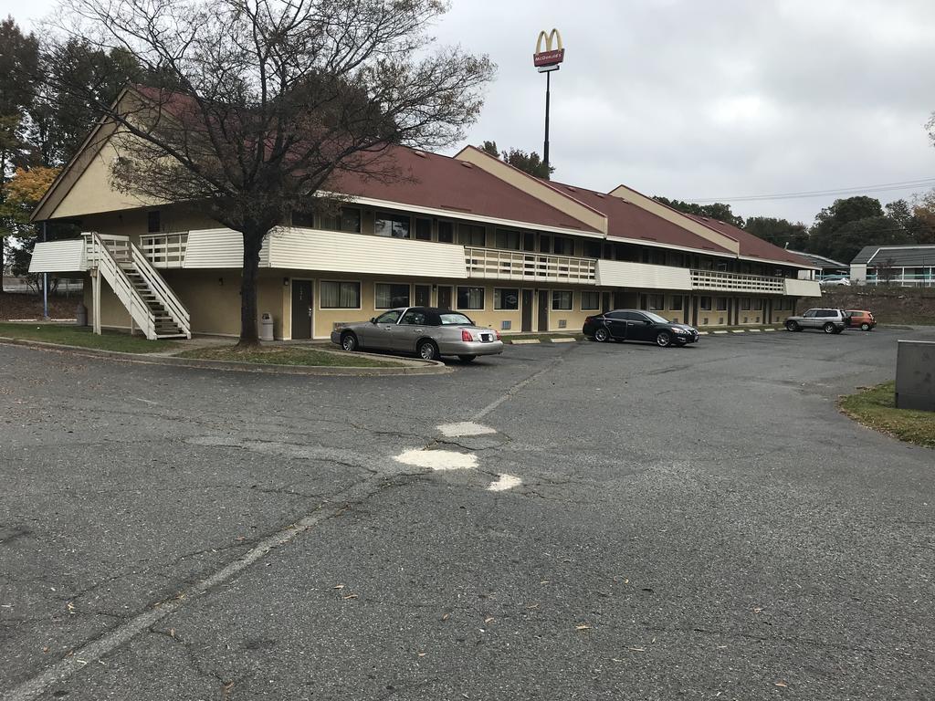 Royal Inn Charlotte Zewnętrze zdjęcie